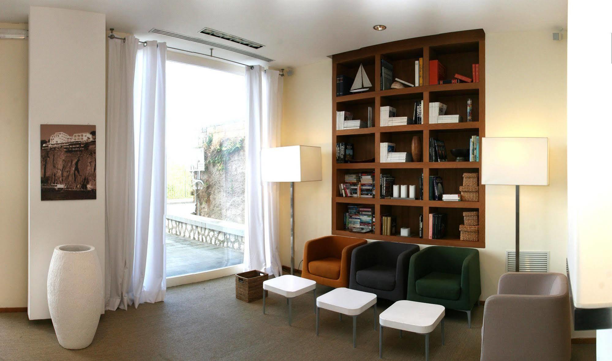 Rota Suites Sorrento Exterior foto